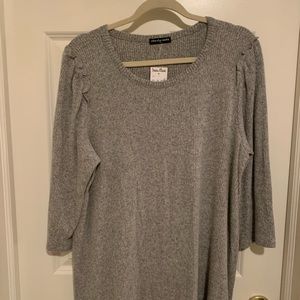 Soft gray ribbed top with small ruffled sleeve detail